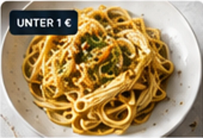 Nudeln mit Knoblauch, Chili und Kräutern als günstiges Gericht